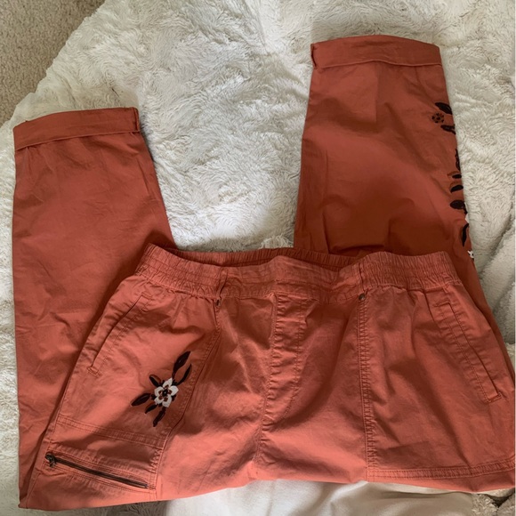 Soft Surroundings Cargo Pants Women Size 1X Everything Under The Sun Embroidered - Picture 3 of 11